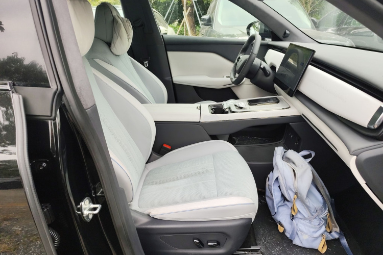 岚图汽车 岚图知音 2024款 长续航超充版局部细节41