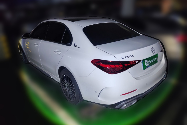 奔驰C级 2024款 改款二 C 260 L 运动版车身外观5