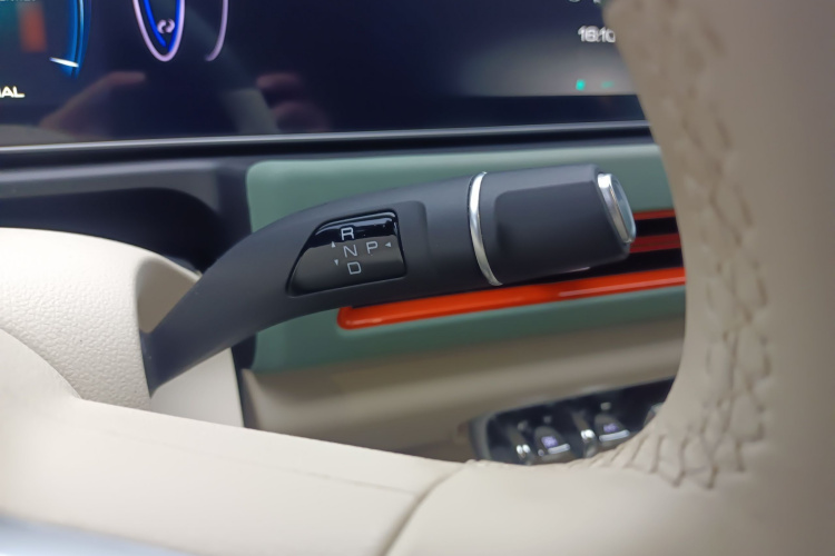 欧拉好猫 2023款 401km标准续航 豪华型 三元锂局部细节18