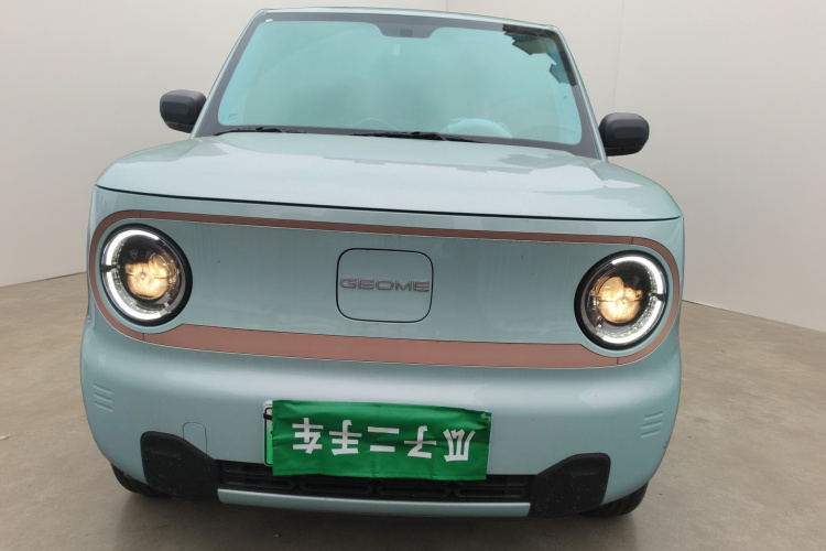 吉利银河 2024款 熊猫mini 200km 耐力熊车身外观2