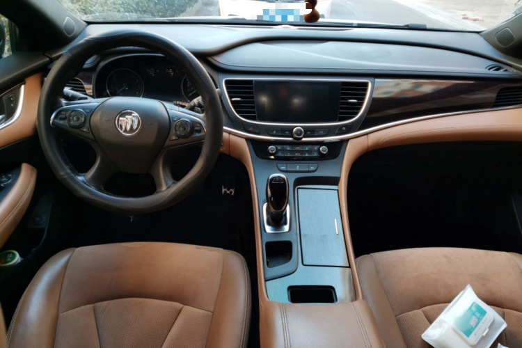 别克 君越 2016款 20T 精英型中控内饰12