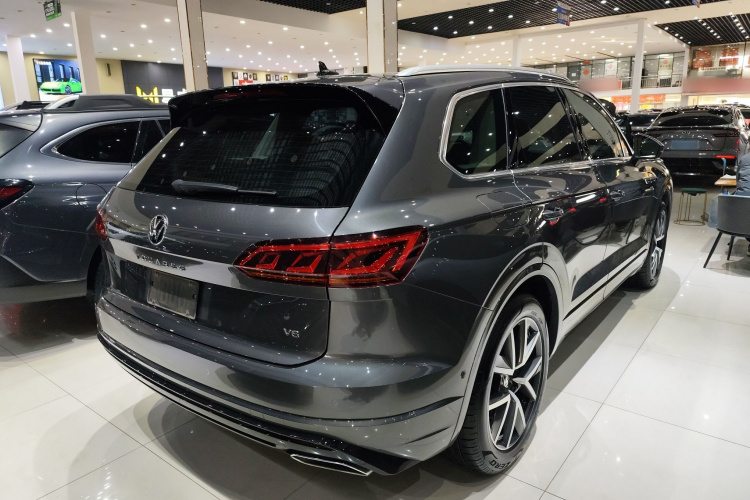 大众 途锐 2021款 3.0TSI 锐享版 经典运动套装车身外观7