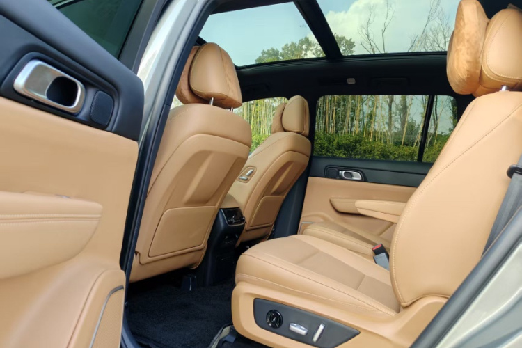 理想汽车 理想ONE 2021款 增程6座版中控内饰7004