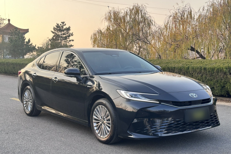 丰田 凯美瑞 2024款  双擎 2.0HG 尊贵版车身外观6002