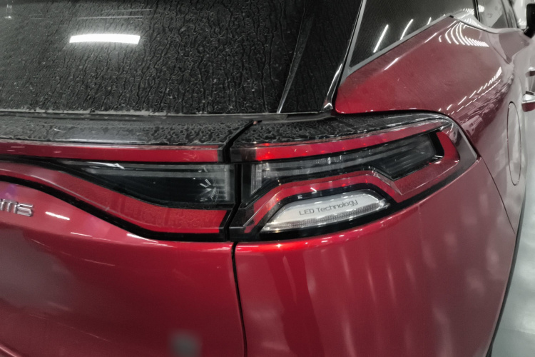 比亚迪 唐新能源 2021款 EV 长续航版尊荣型车身外观9