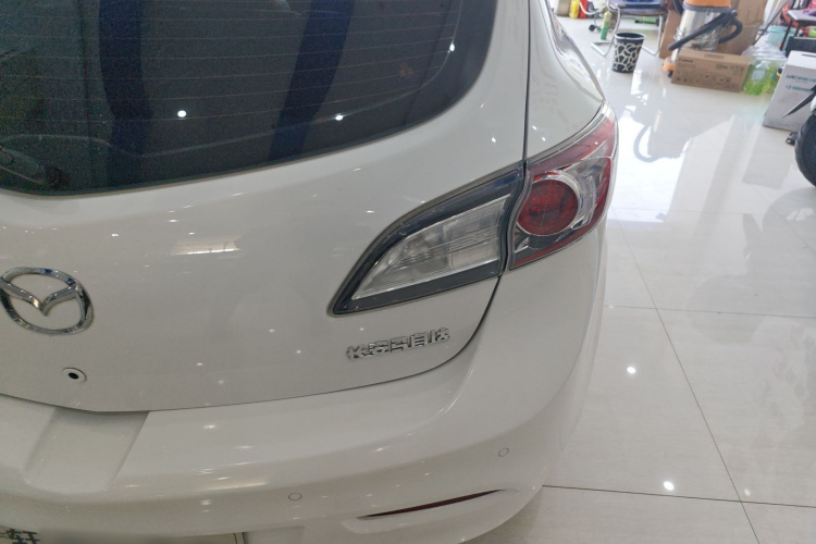 马自达3星骋 2015款 两厢 1.6L 自动精英型车身外观9