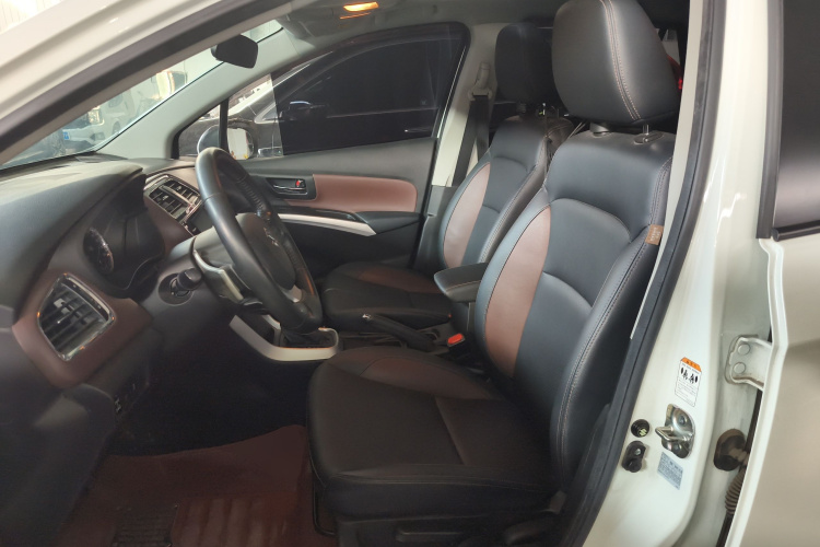 铃木 骁途 2017款 1.6L CVT两驱都市进取型中控内饰19