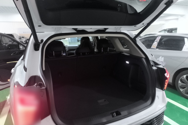 红旗HS3 PHEV 2024款 PHEV 115km 劲为版机舱底盘23