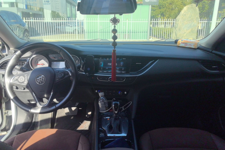 别克 君威 2017款 20T 豪华型中控内饰7004