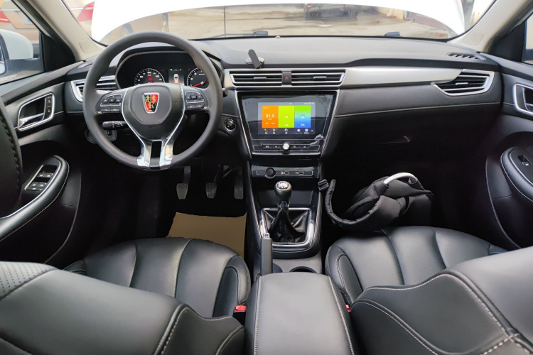 荣威i5 2019款 1.5L 手动4G互联朗豪版中控内饰12