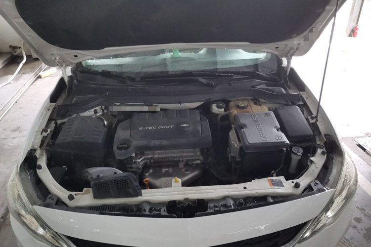 雪佛兰 科沃兹 2019款 320 自动欣享天窗版机舱底盘24