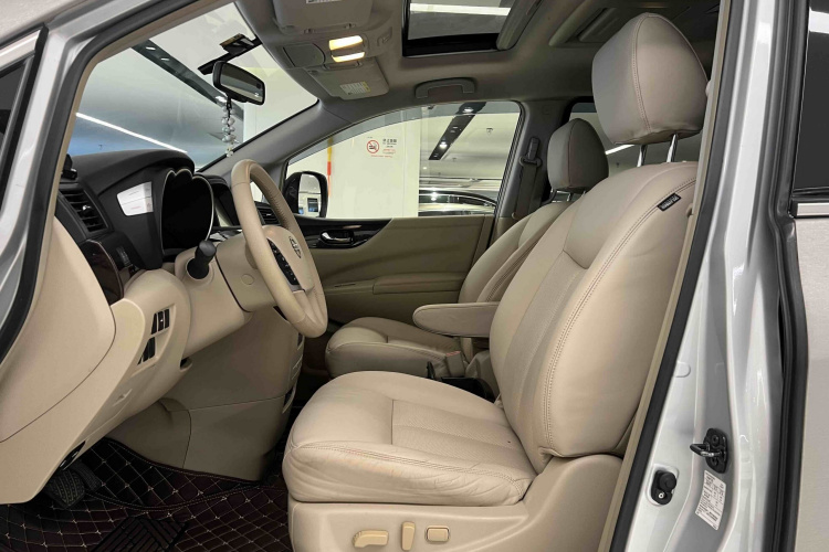 日产 贵士 2013款 3.5L SL中控内饰7013