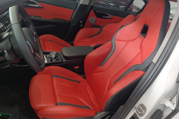 宝马1系 2022款 125i M运动曜夜版中控内饰19