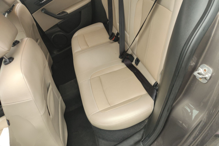 观致3 2014款 三厢 1.6L 自动致悦型中控内饰21