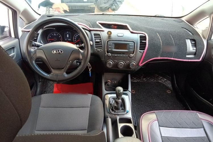 起亚K3 2016款 1.6L 手动GL中控内饰7002