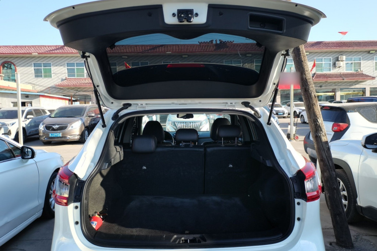 日产 逍客 2022款 2.0L CVT XV智享版机舱底盘23