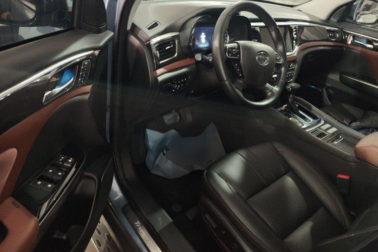 广汽传祺 传祺GS8 2019款 390T 两驱豪华智联版（七座）中控内饰20