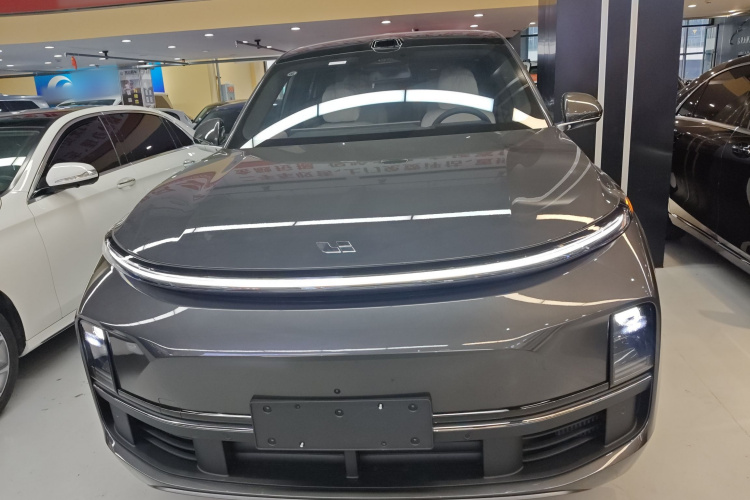 理想汽车 理想L8 2025款 Max 智能焕新版车身外观2