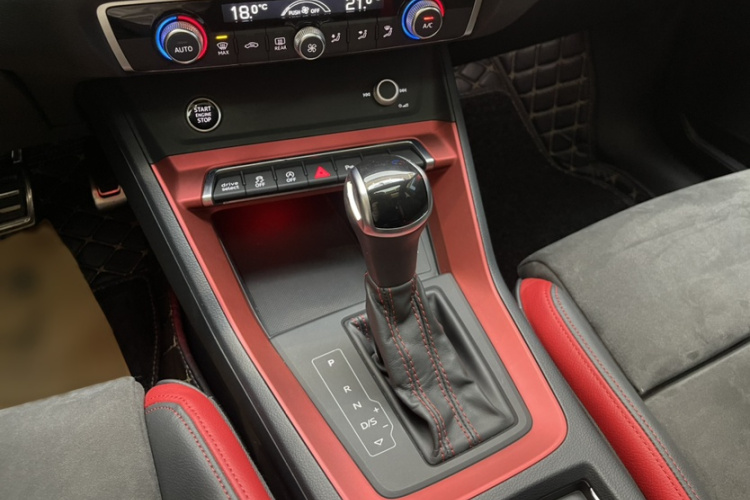 奥迪Q3 2021款 40 TFSI 时尚动感型中控内饰7011