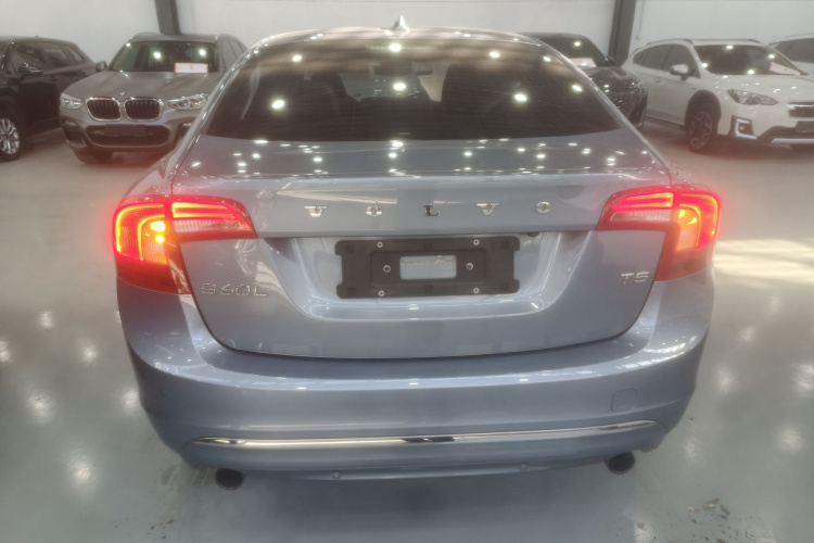 沃尔沃S60 2019款 S60L T5 智远版车身外观6004