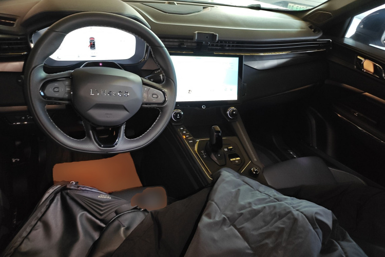 领克01 EM-P 2023款 1.5TD EM-P 晨曦版中控内饰12