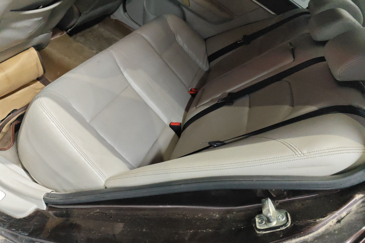 吉利汽车 帝豪 2014款 三厢 1.5L CVT精英型中控内饰7004