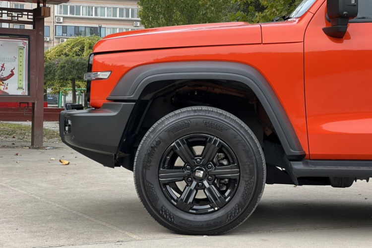 坦克300 2023款 越野版 2.0T 征服者车身外观6004