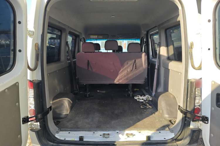 江汽集团 星锐 2022款 2.0T节油王PLUS快运版短轴6-7座HFC4DB3-2E4机舱底盘23