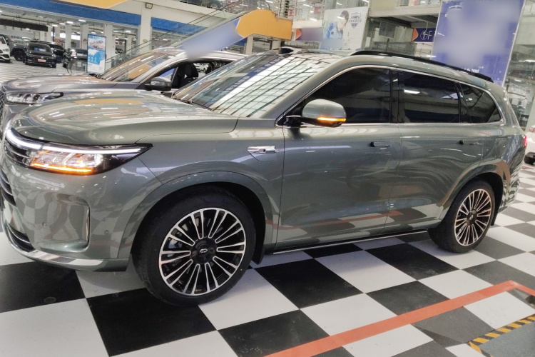 鸿蒙智行 问界M7 2024款 1.5T 智驾四驱Ultra版 5座车身外观4