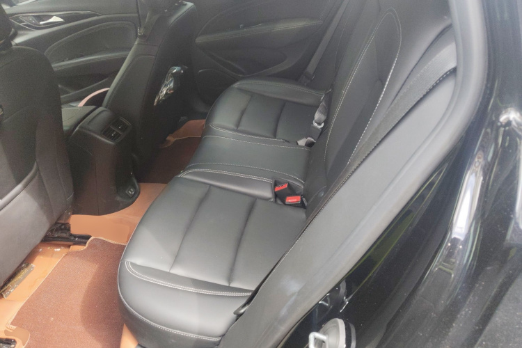 别克 君威 2024款 25T 超享版中控内饰21