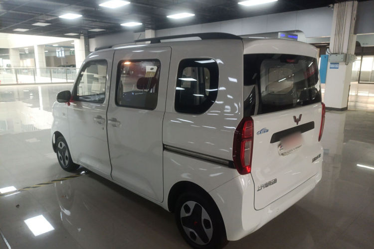 五菱汽车 五菱之光新能源 2025款 201km 舒适型车身外观4