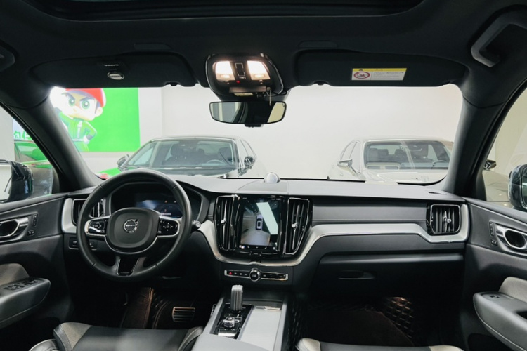 沃尔沃XC60新能源 2022款 T8 插电混动 四驱智远运动版中控内饰7001