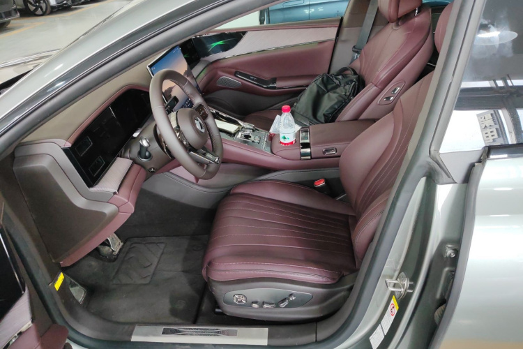 腾势Z9GT 2024款 1100四驱Ultra版中控内饰19