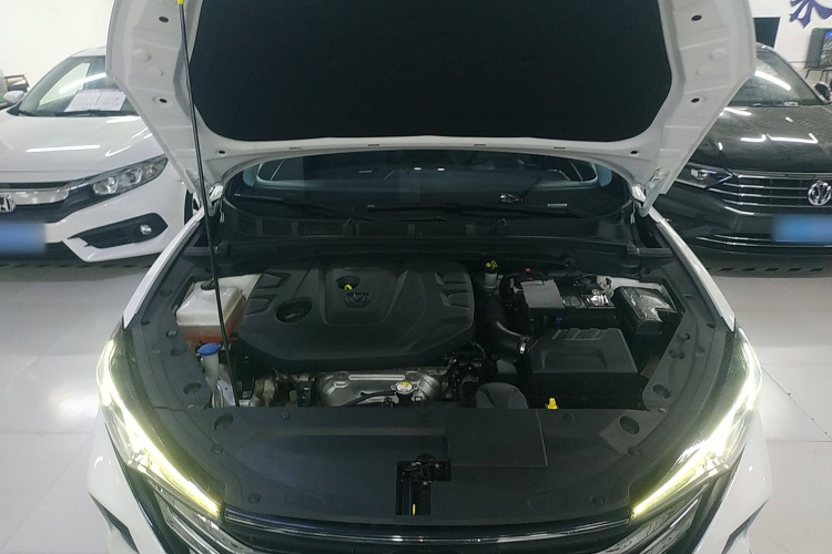 长安 逸动 2022款 PLUS 1.6L GDI 手动豪华型局部细节24