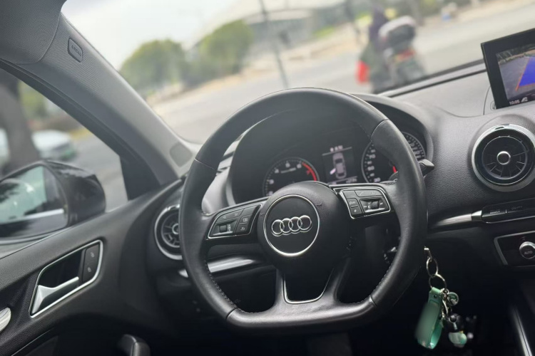 奥迪A3 2018款 30周年年型 Limousine 35 TFSI 运动型中控内饰7003