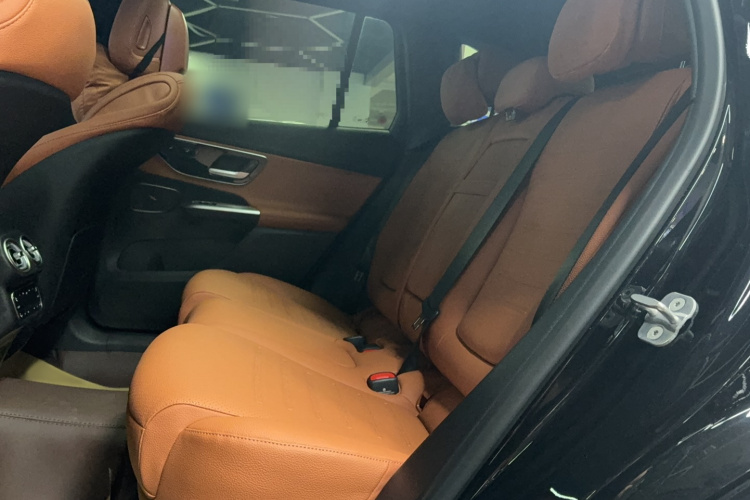 奔驰GLC 2025款 改款 GLC 300 L 4MATIC 动感型 5座中控内饰7002