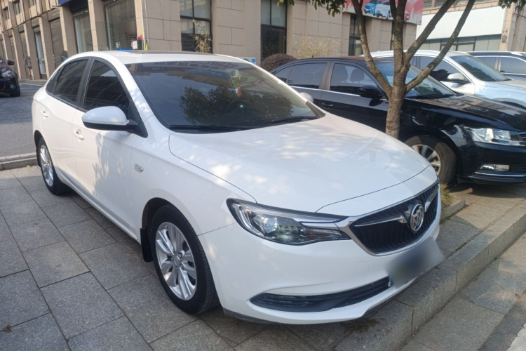 别克 英朗 2021款 改款 典范 1.5L 自动精英型车身外观3