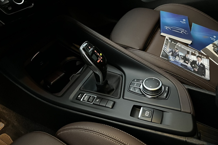 宝马X1 2022款 sDrive25Li 领先型中控内饰7010