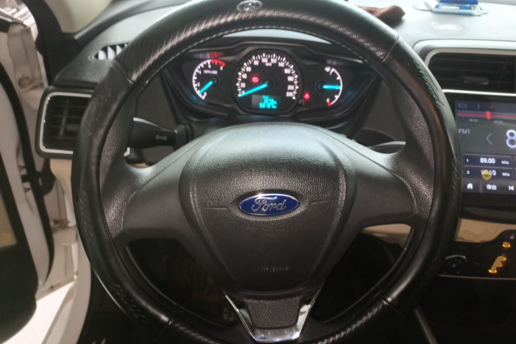 福特 福睿斯 2017款 改款 1.5L 手动舒适型局部细节13