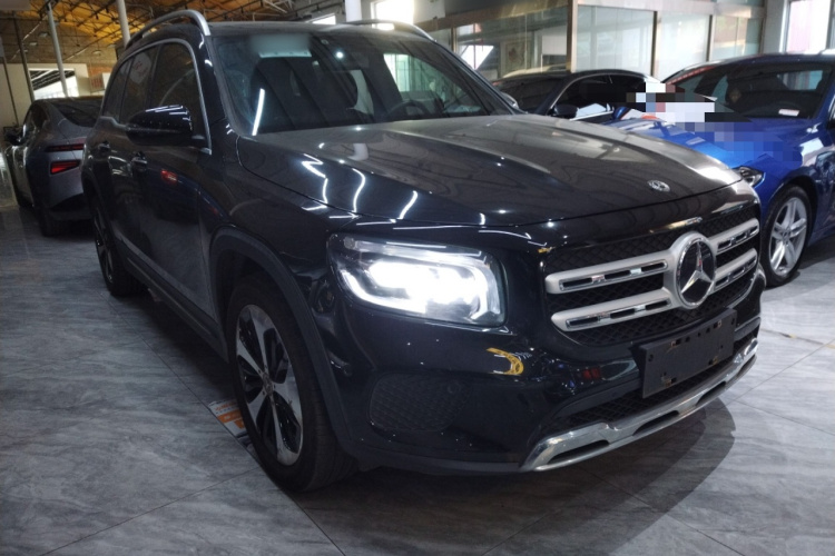 奔驰GLB 2021款 GLB 200 时尚型车身外观3