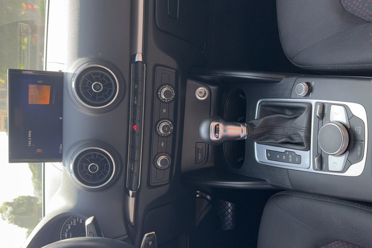 奥迪A3 2018款 30周年年型 Limousine 35 TFSI 进取型中控内饰7003