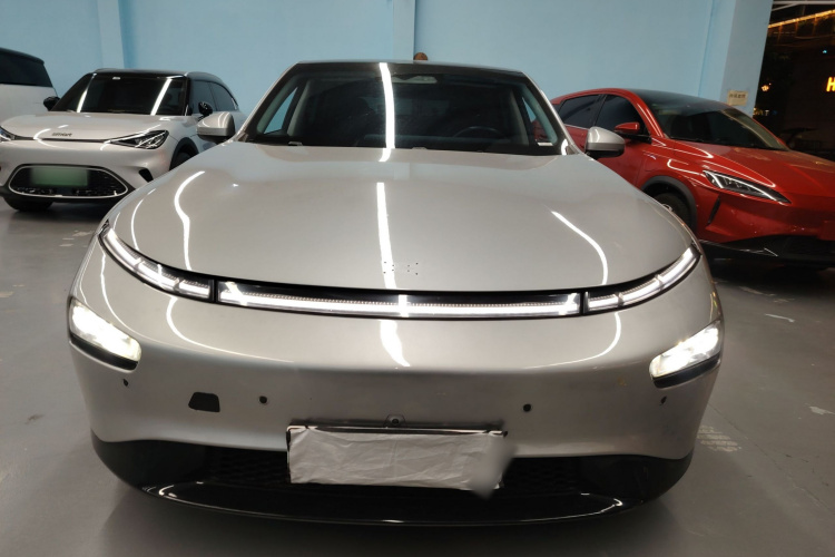 小鹏P7 2022款 480E+车身外观6001