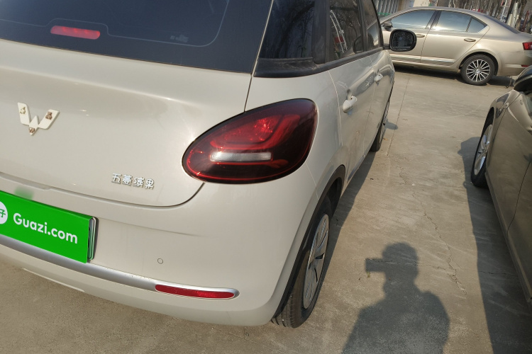 五菱汽车 五菱缤果 2023款 333km 快享款车身外观9