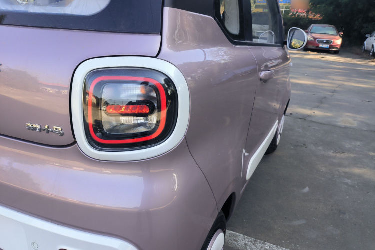 奔腾小马 2026款 222km 炫彩马车身外观9