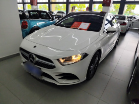 奔驰A级 2022款 改款 A 180 L 运动轿车