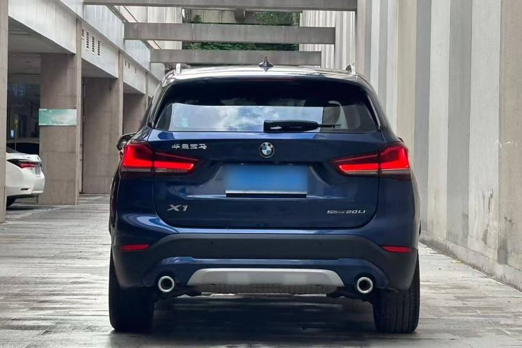 宝马X1 2020款 sDrive20Li 尊享型车身外观6005