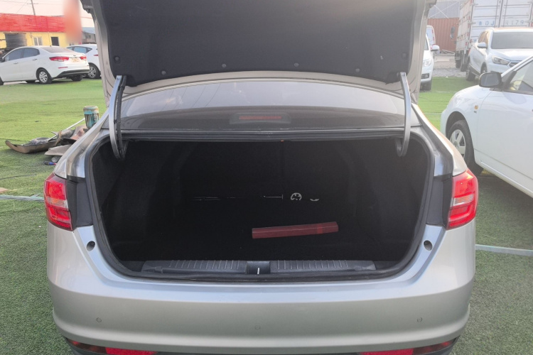 一汽 骏派A50 2018款 1.5L 手动豪华型机舱底盘23