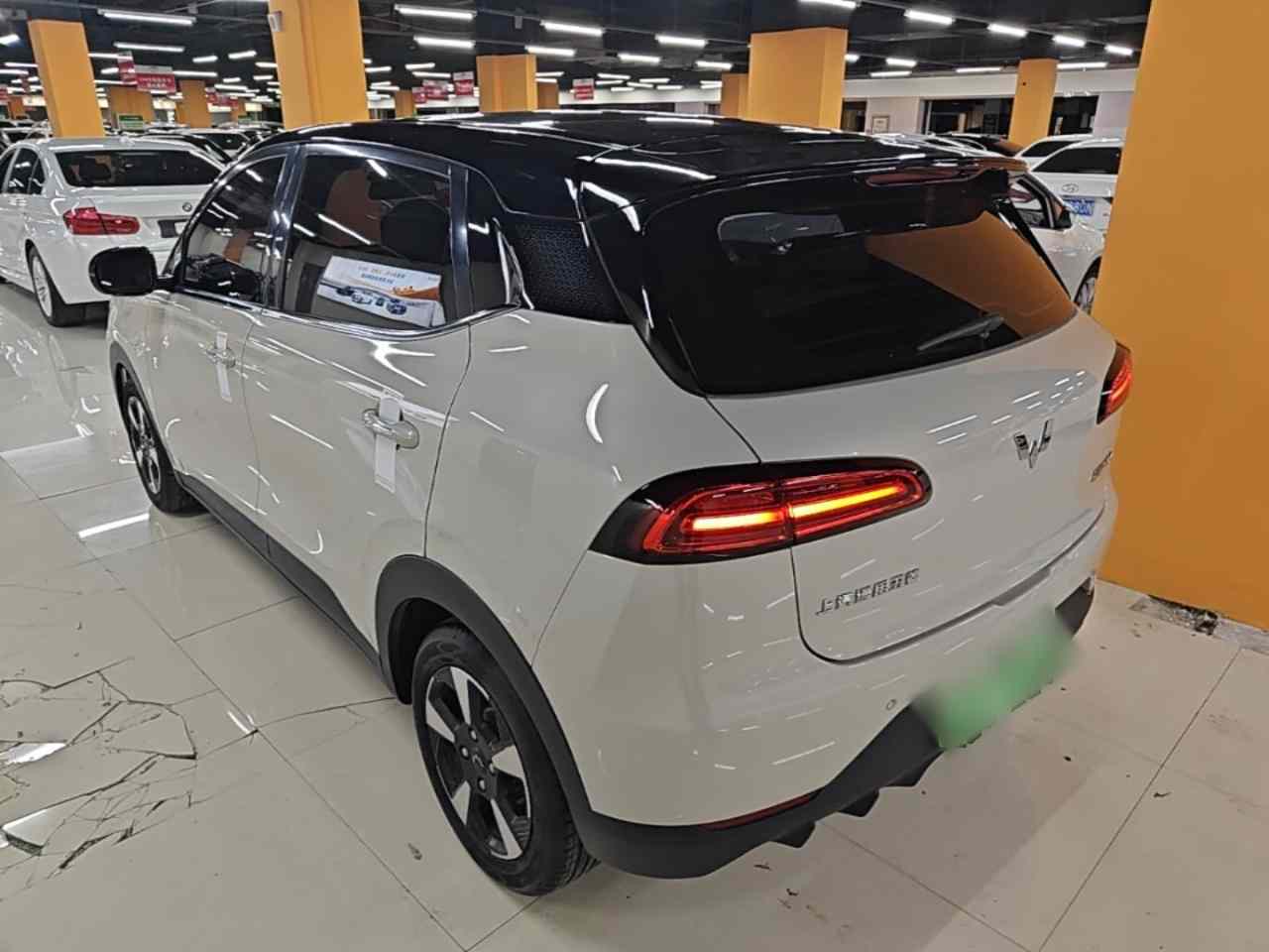 五菱汽车 五菱缤果PLUS 2024款 330km 五座版(3)