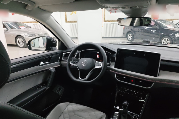 大众 探岳 2024款 300TSI 两驱豪华Plus进阶版中控内饰13