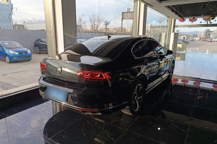 大众 迈腾 2023款 200万辆纪念版 380TSI DSG旗舰型车身外观6005